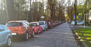 Wjt Goczakowic poruszya problem parkowania na ul. Uzdrowiskowej