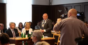 Dariusz Skrobol z absolutorium i wotum zaufania