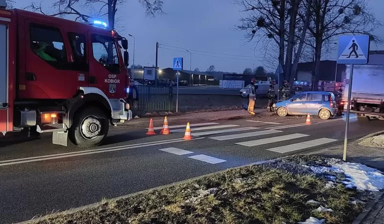 Zderzenie osobówek w Kobiórze