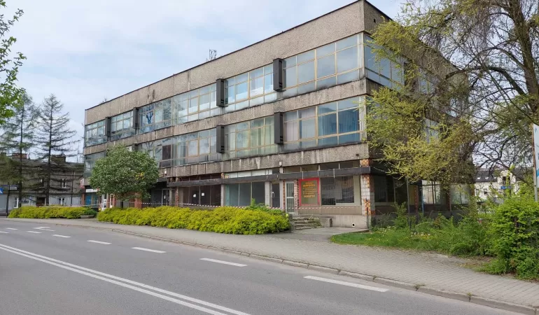 Dom Usług w Pszczynie zabezpieczony taśmą - 11.04.2024