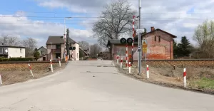 Przejazd kolejowy w ciągu ul. Powstańców Śl. w Piasku - 4.04.4023