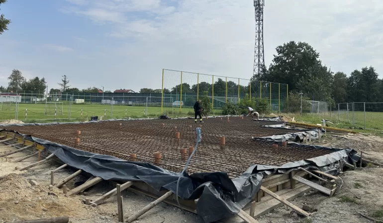 Budowa szatni w Warszowicach - 08.2024