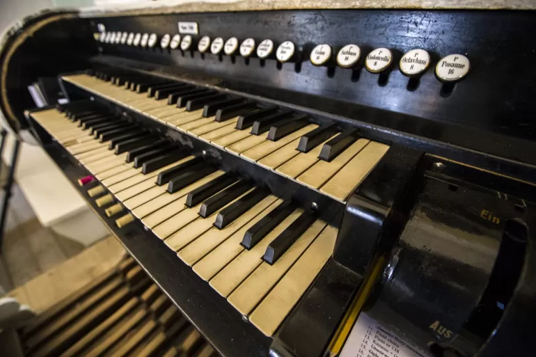 organy,kościół ewangelicki,muzyka