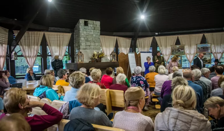 Pogodejmy po naszymu przy bonkawie, spotkanie 3 - w Skansenie Wsi Ziemi Pszczyńskiej w Pszczynie - 17.10.2024r.