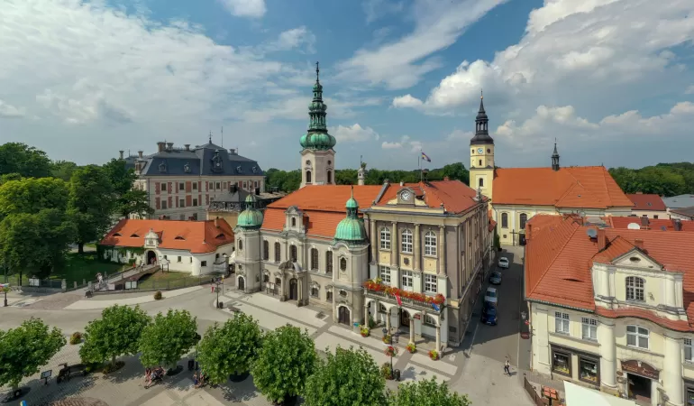 pszczyna z lotu ptaka, rynek, starówka, ratusz