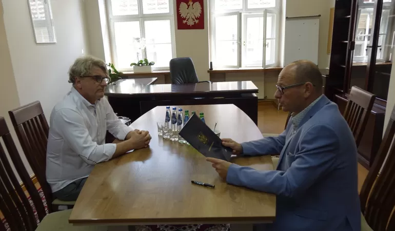 Podpisanie umowy na uruchomienie nowych linii auto