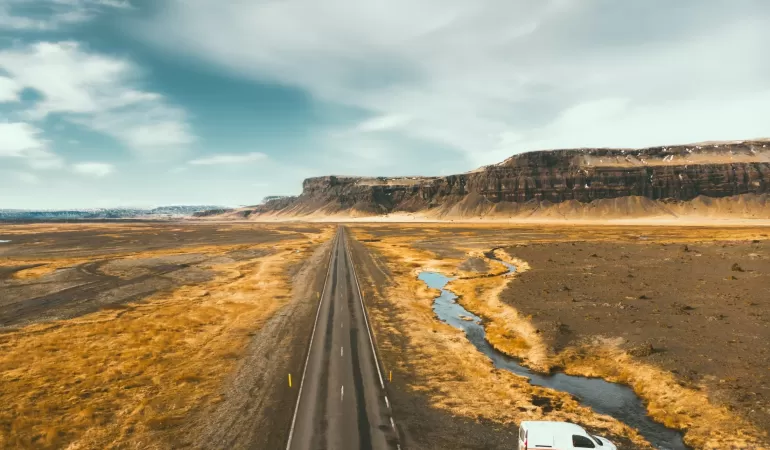 Islandia shutterstock 2491212139