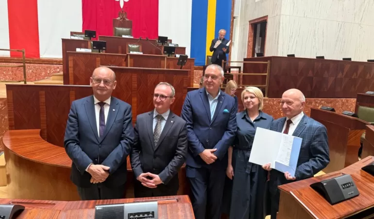 Modernizacja placu zabaw w Mizerowie dofinansowana z marszałkowskiego konkursu „Inicjatywa sołecka”