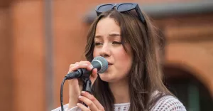 Przesiądź się na kulturę - koncert duetu Julia Mreńca i Bartosz Kurtok - 04.08.2023 r.