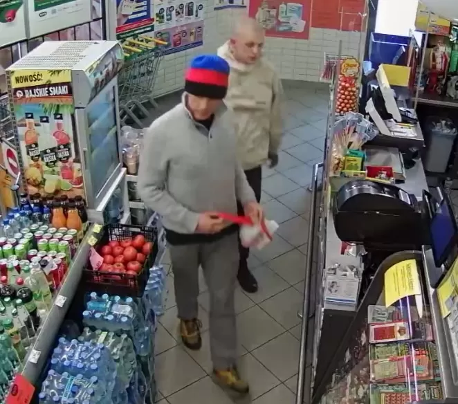 Ukradli skarbonkę z datkami charytatywnymi. Rozpoznajesz ich?