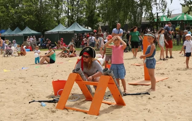 Dzień Dziecka na plaży w Łące: zabawa, konkursy i teatr!