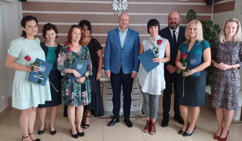 Wręczono akty nadania stopnia awansu zawodowego nauczycielom.