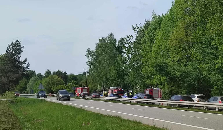 Zderzenie osobówki i motocykla na Wiślance w Pawłowicach