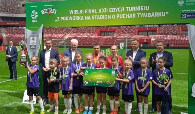 Wielki sukces młodej piłkarki z Kobióra - Nadii Oślislok na turnieju „Z Podwórka na stadion o Puchar Tymbarku”