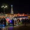 [WIDEO, FOTO] Jarmark w Pszczynie: żywa szopka, karuzele, świąteczne iluminacje, koncerty