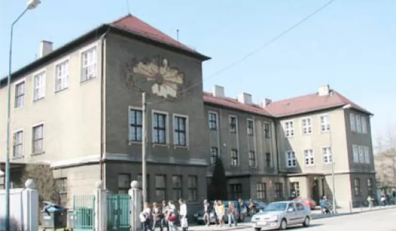 Gimnazjum nr 1 wybiera patrona