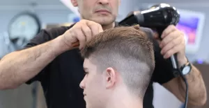 Coraz więcej salonów fryzjerskich w Pszczynie! Skąd ten trend?