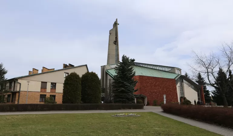 kościół podwyższenia krzyża świętego, os. Piastów
