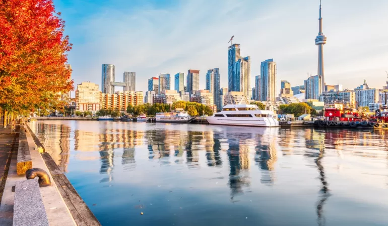 Toronto shutterstock 2529873209