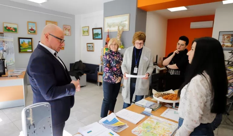 Punkt informacyjny dla Ukraińców - wolontariuszki ze Lwowa