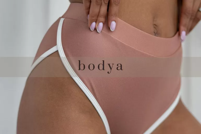 Bikini z wysokim stanem