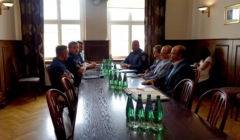 Ratusz, Skrobol, Wanot, Sidzina, Krzyżaniak,Huptys