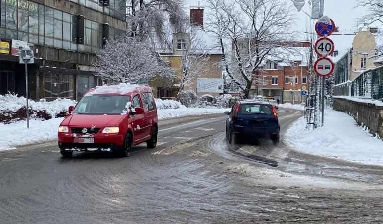 oblodzenie, śnieg, ślisko
