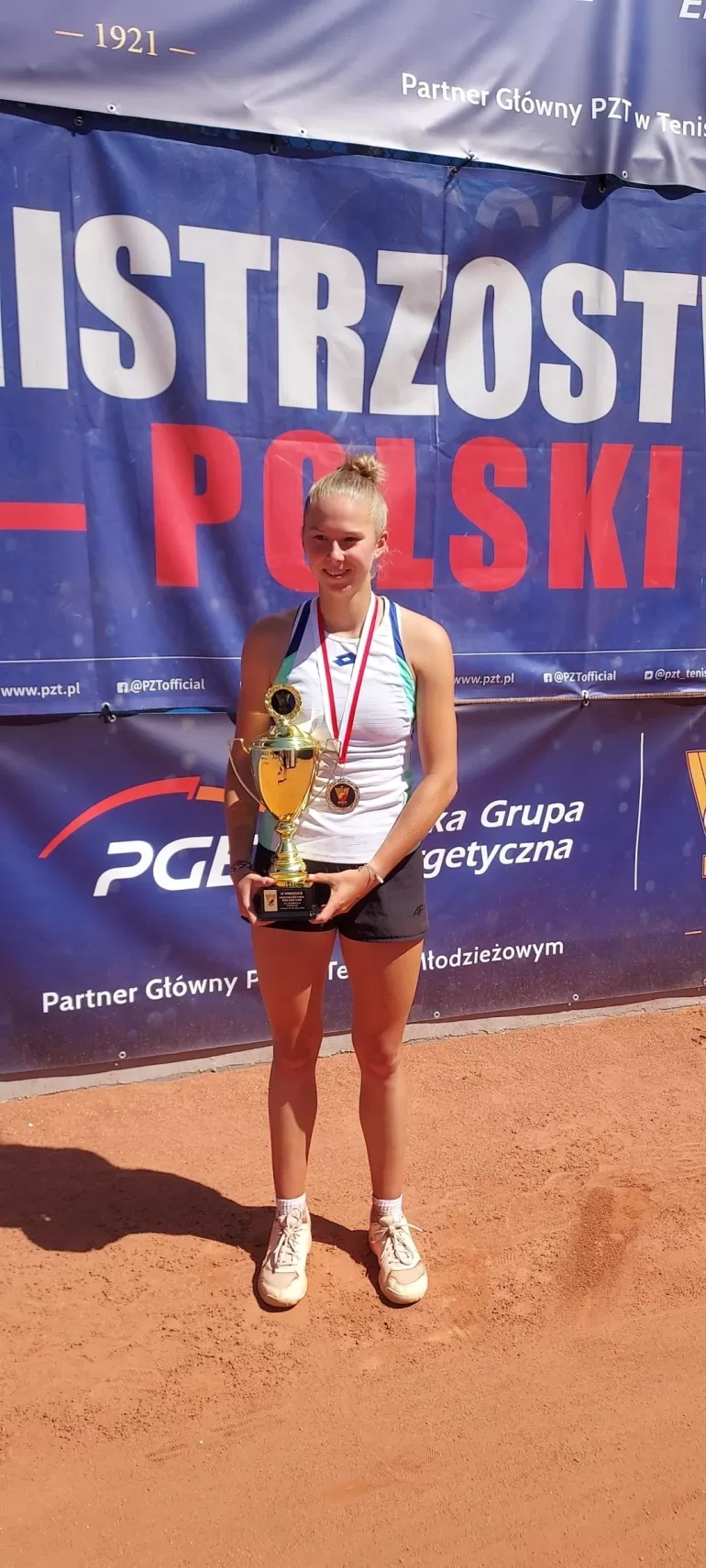 Magdalena Baniak tenisistka z Piasku z kolejnym świetnym wynikiem, tym razem wicemistrzostwo Polski do lat 18