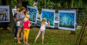 „Pranie pachnące sztuką” - sztuka w nieoczywistej odsłonie powraca do przestrzeni publicznej