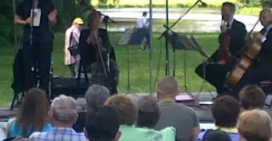 Koncert plenerowy w parku