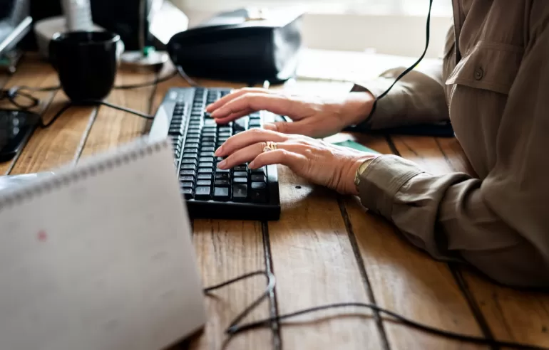 Jak zabezpieczyć domowy router przed cyberatakami?