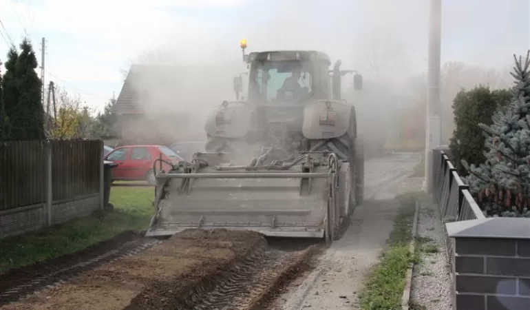 Przebudowa drogi w Ćwiklicach, Zawadzkiego