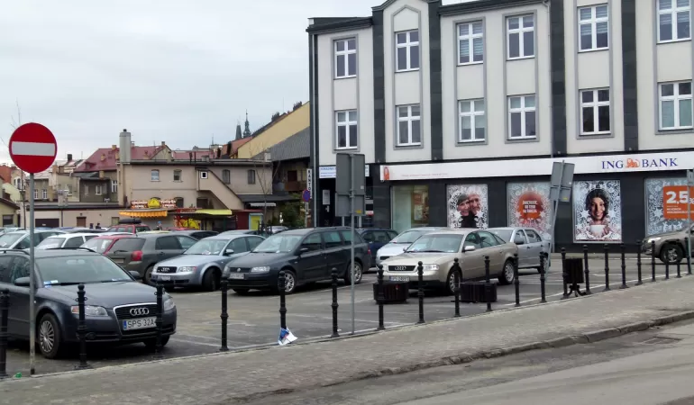 plac targowy, parking