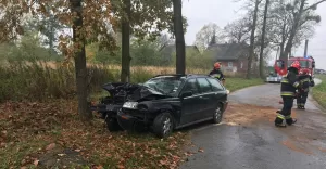 Rozbite auto na Kombatantów
