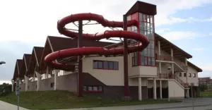 Kryta Pływalnia w Woli