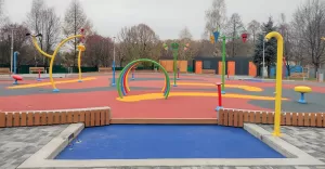 Policjanci zidentyfikowali wandala, który niszczył Wodny Plac Zabaw