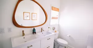 Meble łazienkowe: jak dobrać stylowe i funkcjonalne rozwiązania