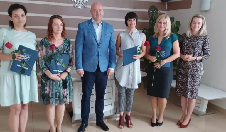 Wręczono akty nadania stopnia awansu zawodowego nauczycielom.