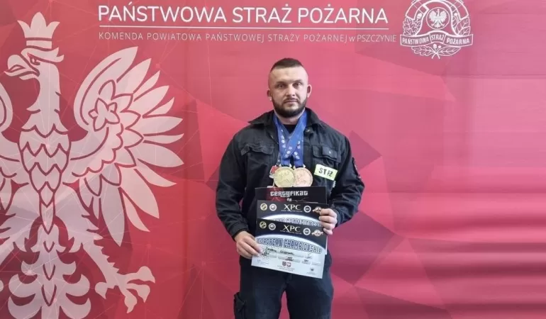 Sukces pszczyńskiego strażaka w wyciskaniu sztangi