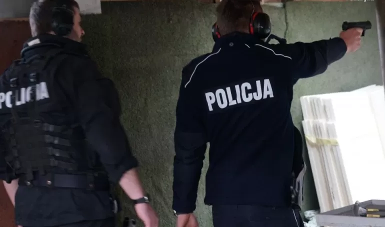 Szkolenie, strzelnica, policja