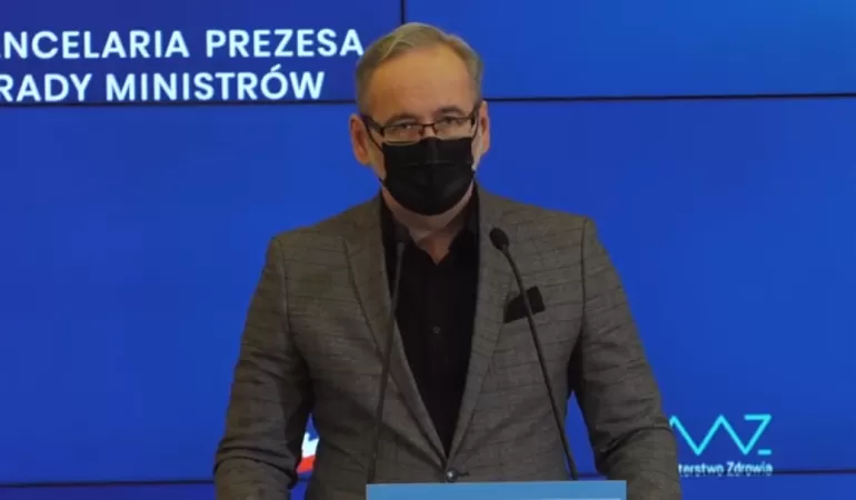 Adam Niedzielski podczas konferencji prasowej 27.03.2021