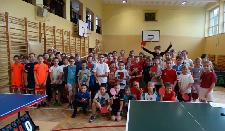 Uczestnicy II turnieju Grand Prix w ping-pongu