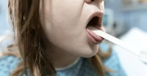 Zapalenie gardła — co może być przyczyną?