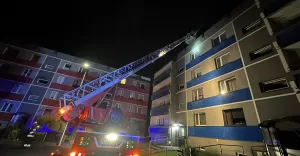 Wola: uszkodzony dach budynku wielorodzinnego. Ewakuowano 18 osób