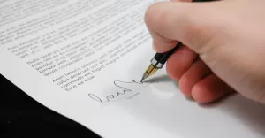 Jakie umowy z deweloperem muszą zostać zawarte u notariusza?