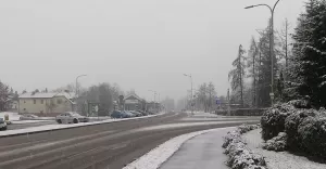 Ulica Zjednoczenia w Pawłowicach zimą