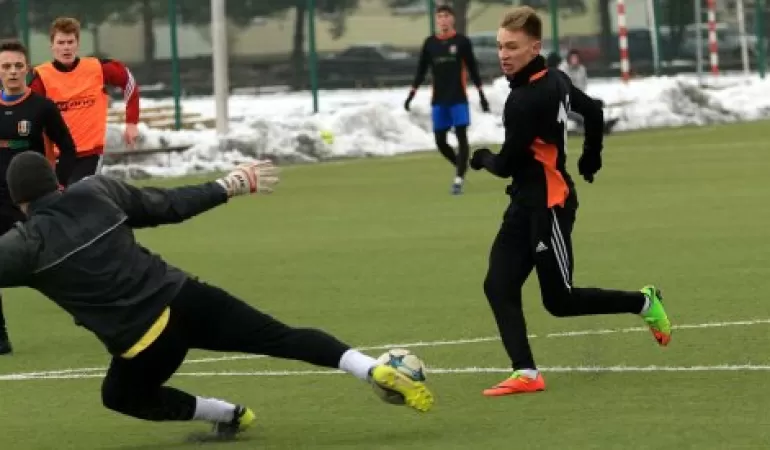 I zespół: Iskra - LKS 99 Pruchna 18.02.2018