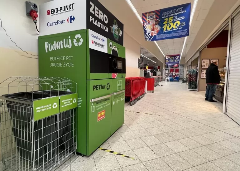 Carrefour w Pszczynie zapłaci klientom za plastik i aluminium