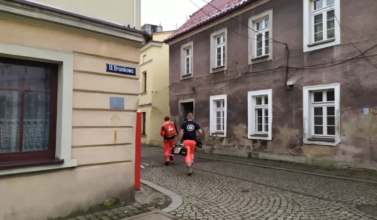 Interwencja służb ratunkowych przy ul. Warownej w Pszczynie - 16.12.2020