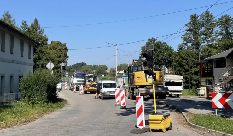 prace przy przebudowie ul. Zebrzydowickiej w Pielgrzymowicach